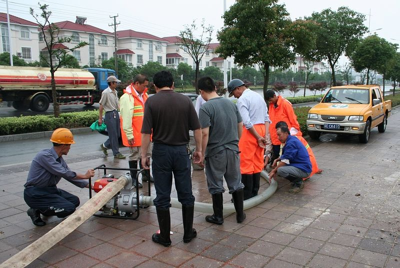 高壓水射流清洗技術